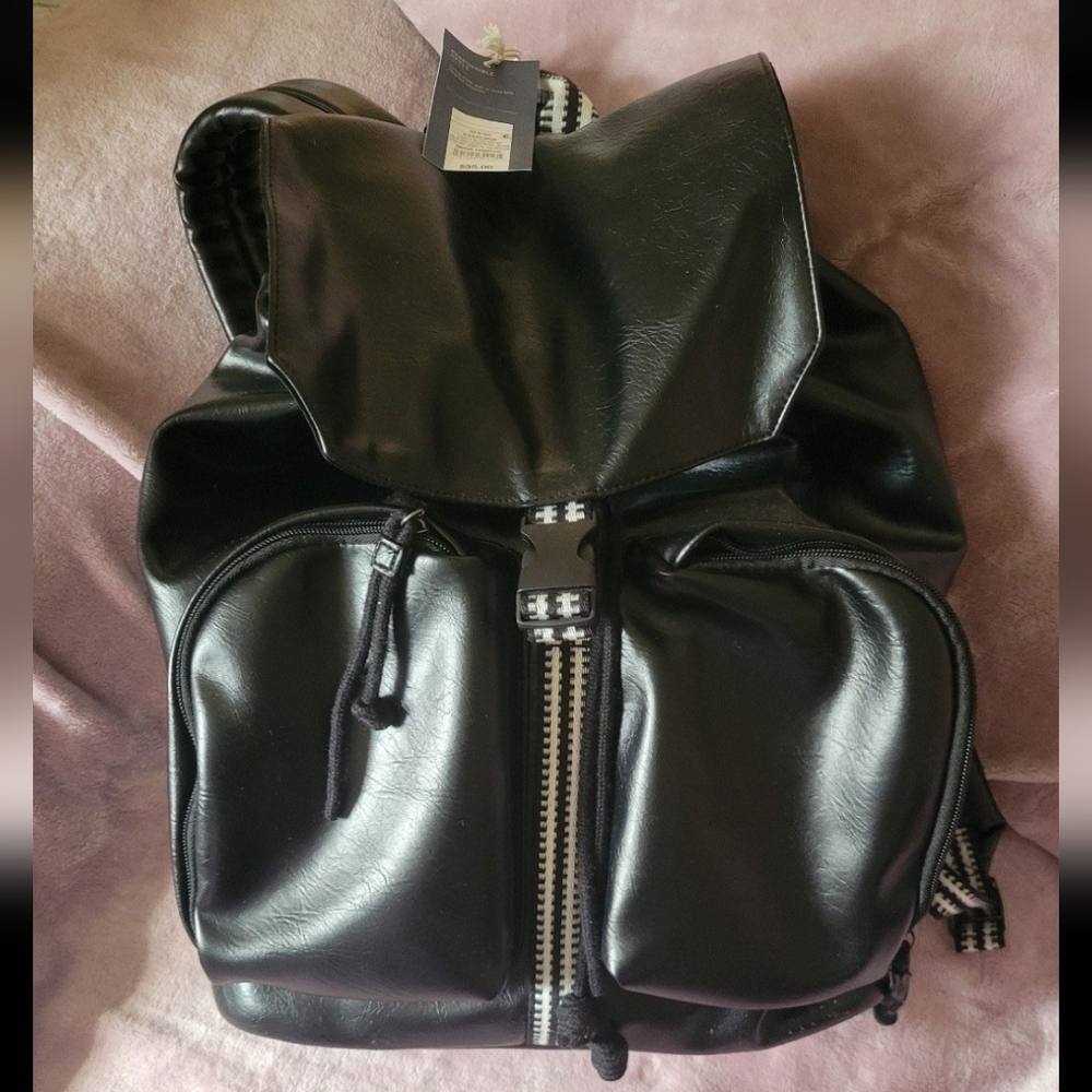 Universal Thread Black Backpack